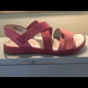 Born sandals